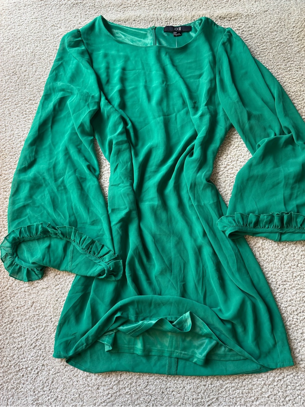 Vintage XXI 2000s y2k Emerald Green Mini Dress with Ruffle Sleeve Detail